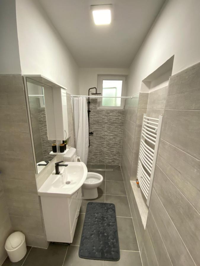 Modern Studio Apartment In The Old Town Сараєво Екстер'єр фото