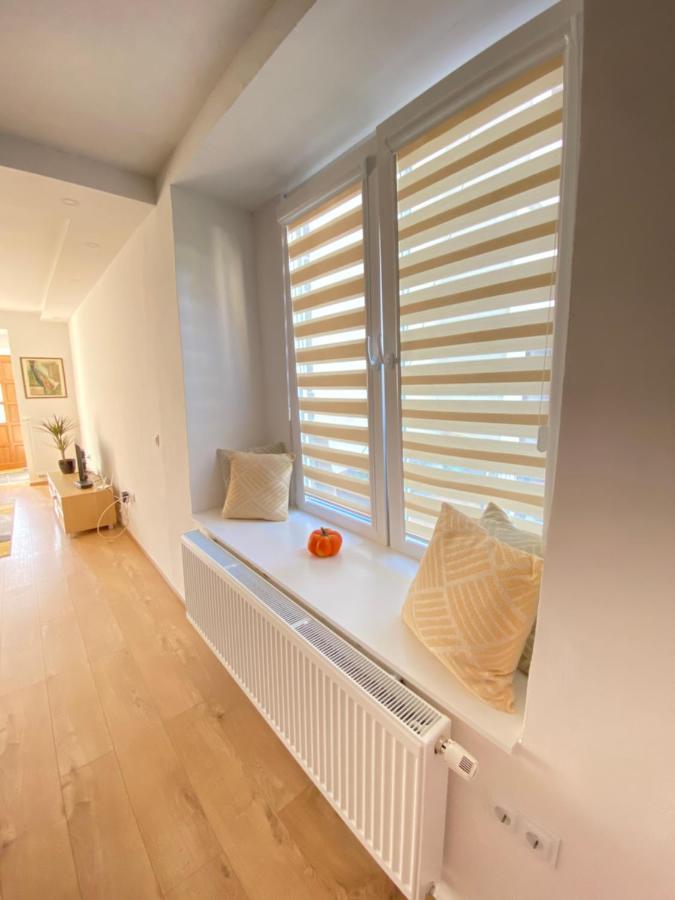 Modern Studio Apartment In The Old Town Сараєво Екстер'єр фото