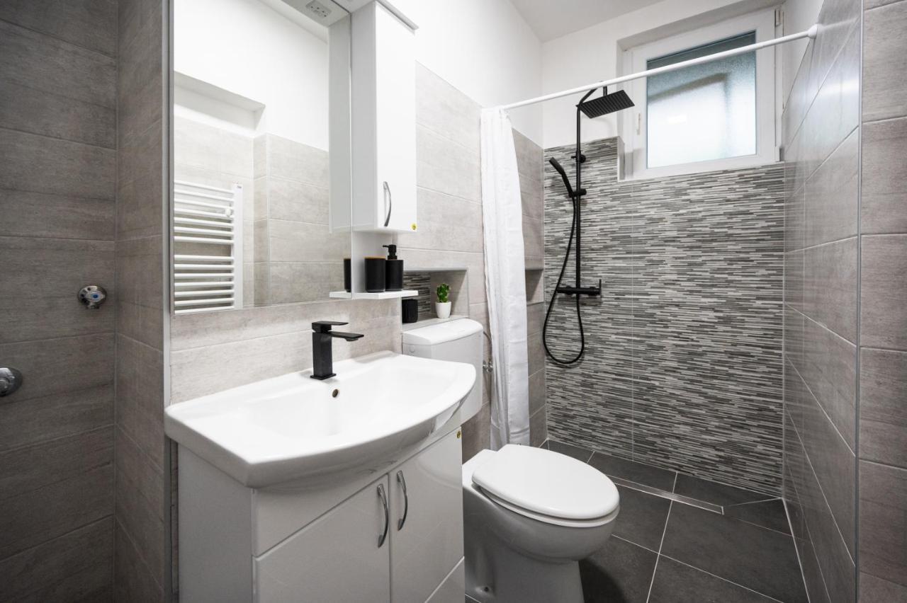 Modern Studio Apartment In The Old Town Сараєво Екстер'єр фото